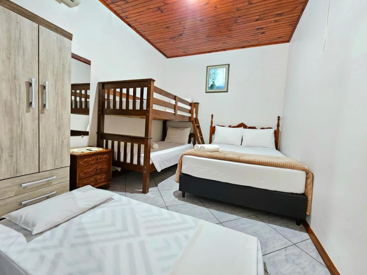 Сasa de vacaciones Casa De Ferias Em *